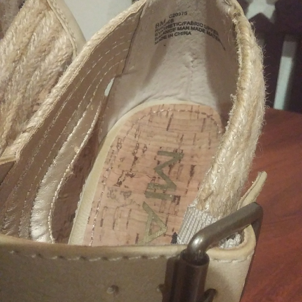 MIA wedge - Picture 7 of 7